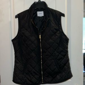 Old Navy Black vest. In good condition.